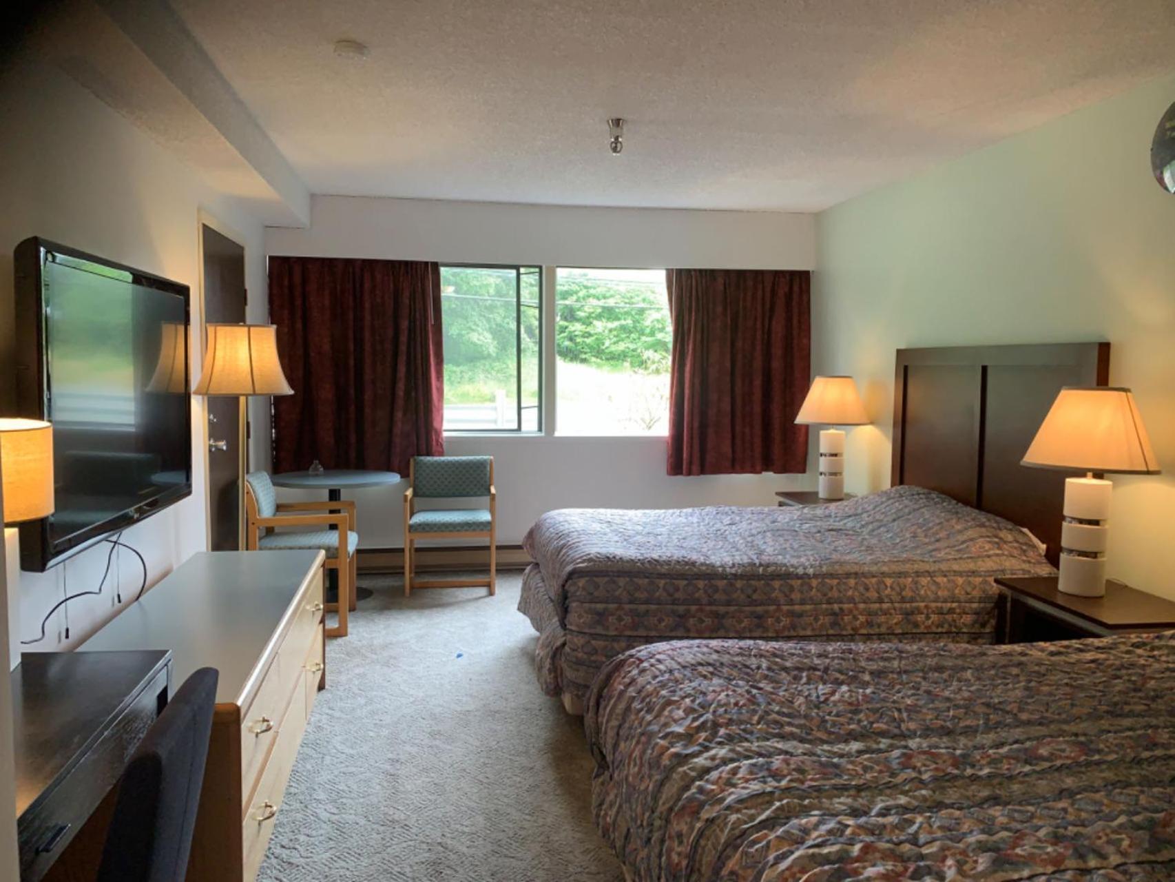 Providence Place Inn Port Hardy Exterior foto